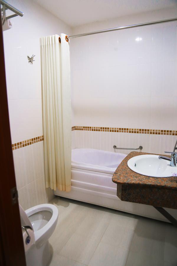 Golden Hotel โฮจิมินห์ซิตี้ ภายนอก รูปภาพ